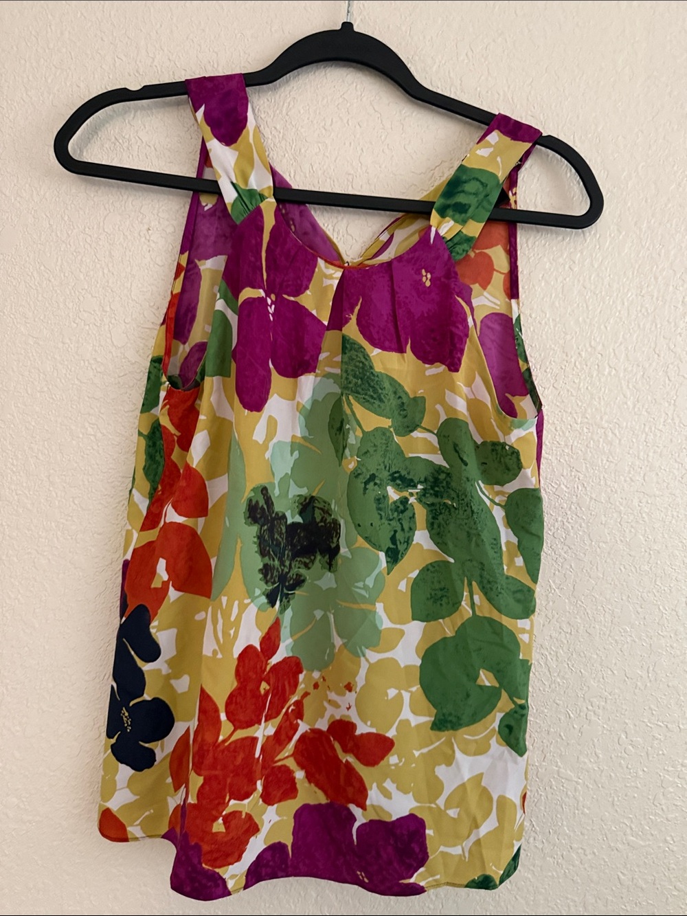 Vibrant Floral Print Sleeveless Camisole in Magenta & Green